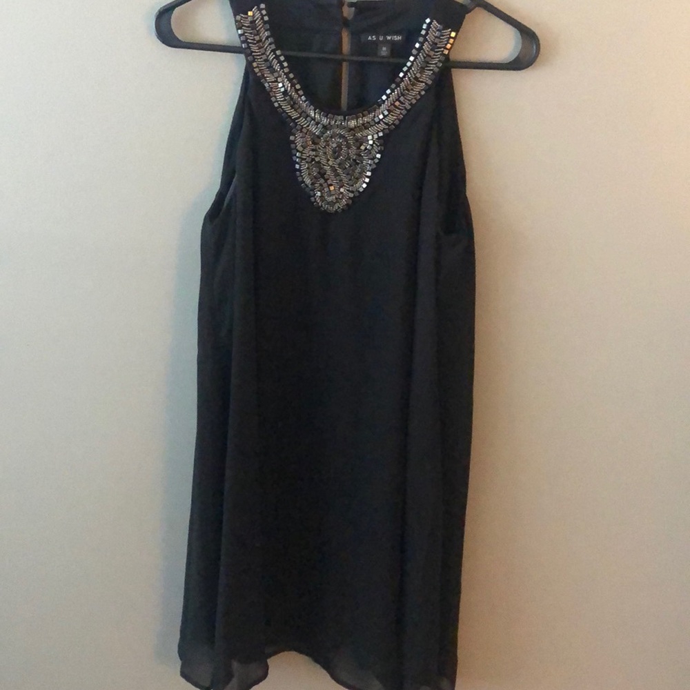 Black sleeveless dress